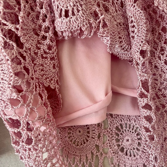 Joseph A Vintage V-neck Pink Crochet Lace Top - Picture 3 of 9